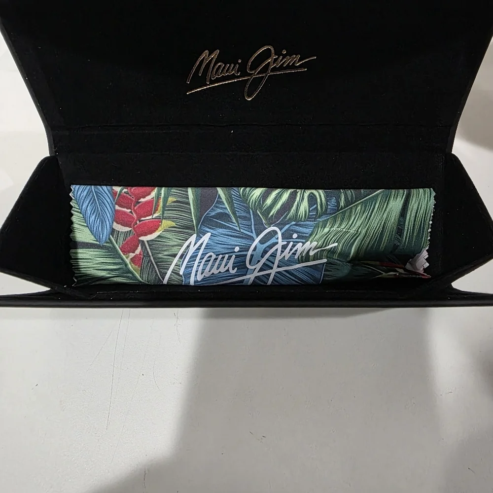 NWT Maui Jim RED SANDS Sunglasses Polarized.